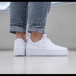 NEW🔳White NIKE AIR FORCE 1 sage low